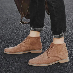 Avero AV250 – Botas de Cuero Gamuza para Hombre