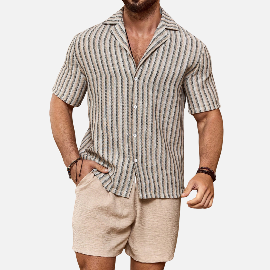 Avero AV76 – Conjunto Camisa Rayada y Short Liso para Hombre