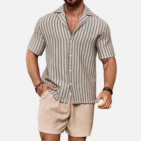 Avero AV76 – Conjunto Camisa Rayada y Short Liso para Hombre